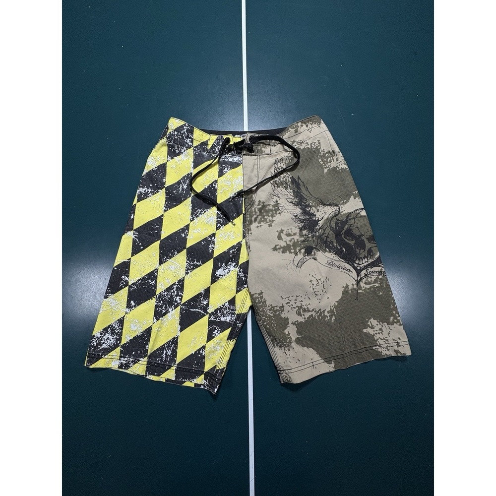 Oakley Bermuda Flying Tiger Amarela Board Shorts Mens 31 Skull Checkered RARE